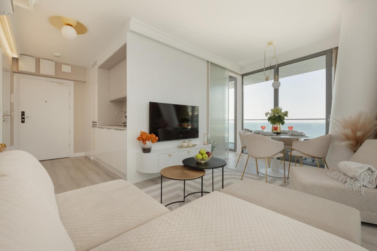 Royallux Apartment Waves Resort & Spa - Sea View From Balcony By Renters Prestige Miedzyzdroje Εξωτερικό φωτογραφία